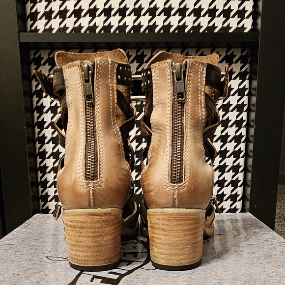 Freebird by Steven - Cheyenne Taupe Multi size 7 - Picture 2 of 6